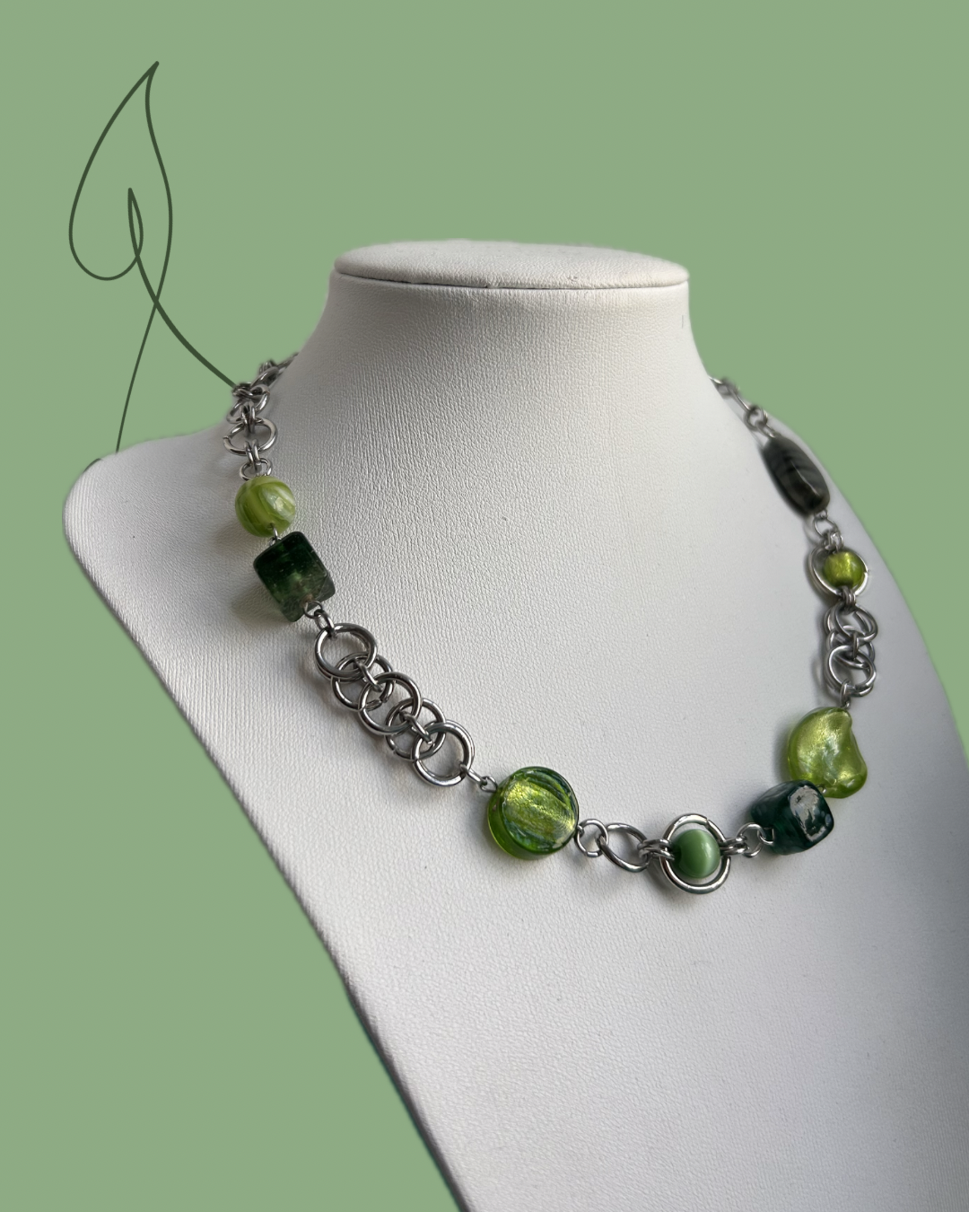 Green asymmetrical Necklace 🌿✨